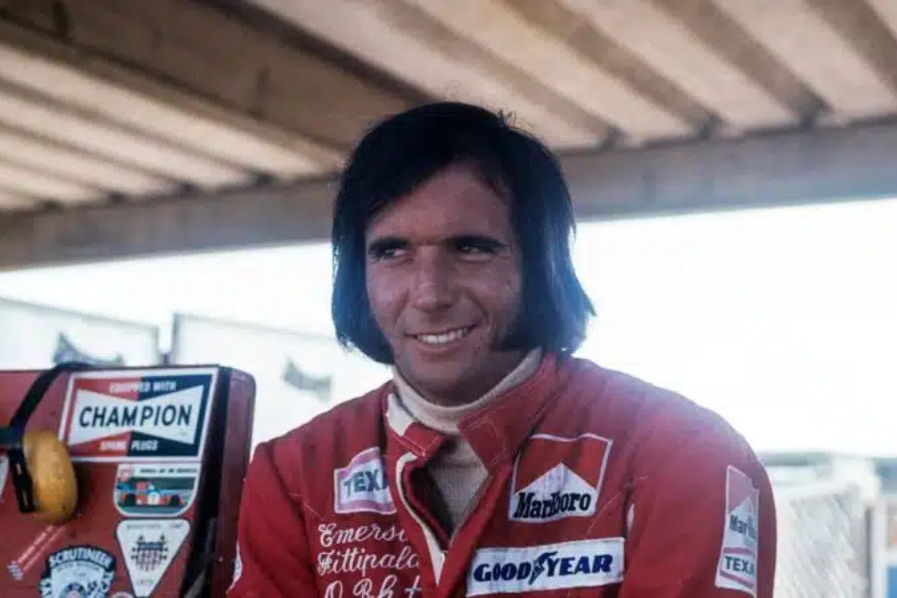 Fittipaldi po vítězství v Interlagos v roce 1974, zdroj fotografie: Bernard Cahier/Getty Images